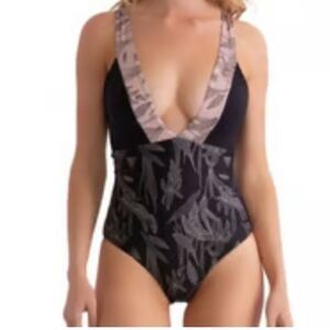Tavik Luna One Piece Women's‎ Medium Black Orchid Print Beach Plunge Swimwear